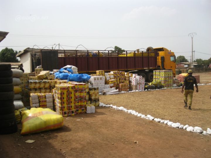 Saisie d’environ 33 tonnes de marchandises par les douanes ivoiriennes à Ngolodougou (Touba)